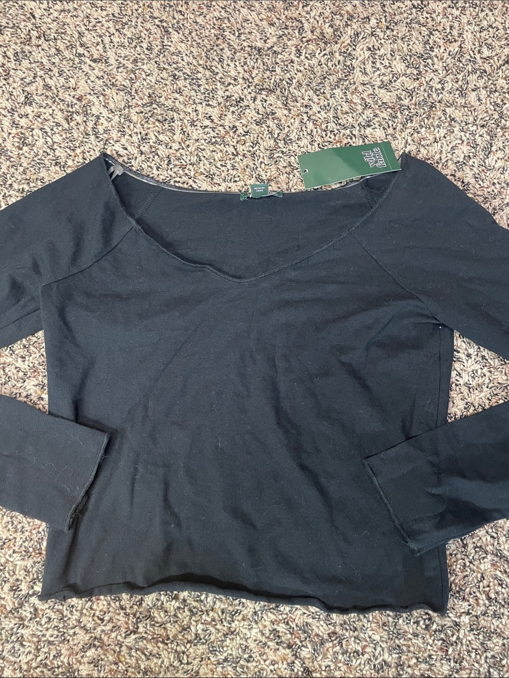 wild fable Black Long-Sleeve Scoop Neck Raw Hem Crop Top Size S NWT